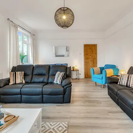 Park House - Very Spacious 4 Bed House, Games Room, Free Netflix, Close To Argyle, In The Heart Of Plymouth - Dogs Welcome - Hosted By Absolute Accommodation Plymouth Exterior photo